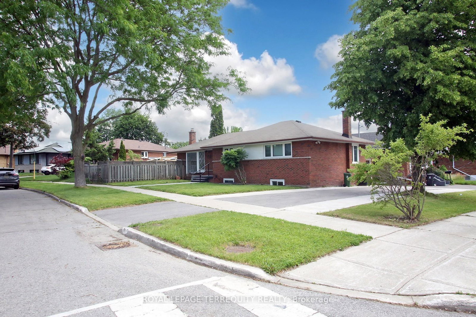 1-barnes-crescent-scarborough-ontario-e13443104