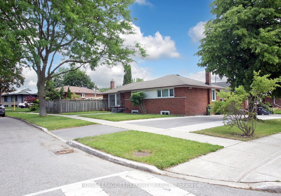 1-barnes-crescent-scarborough-ontario-e13443104
