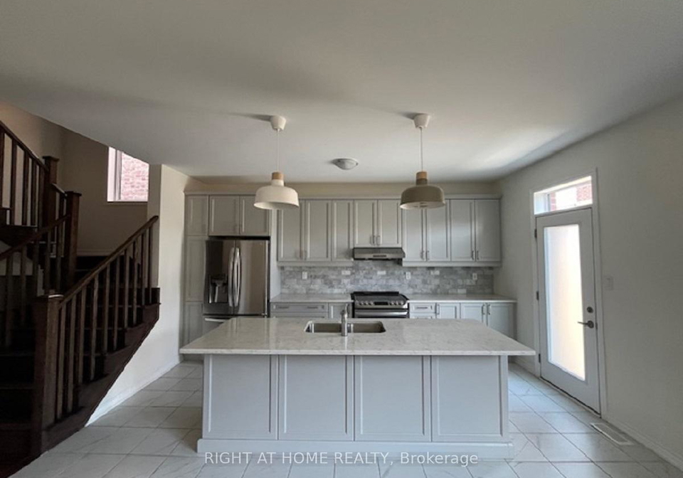 17-lockyer-drive-whitby-ontario-e13443386