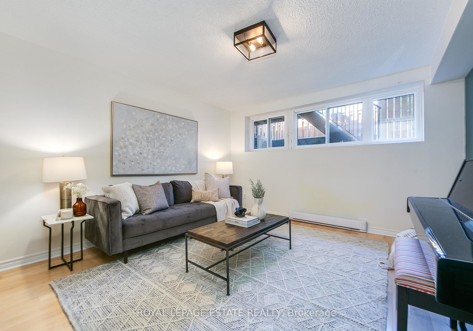 1209-queen-street-e-toronto-ontario-e13443752