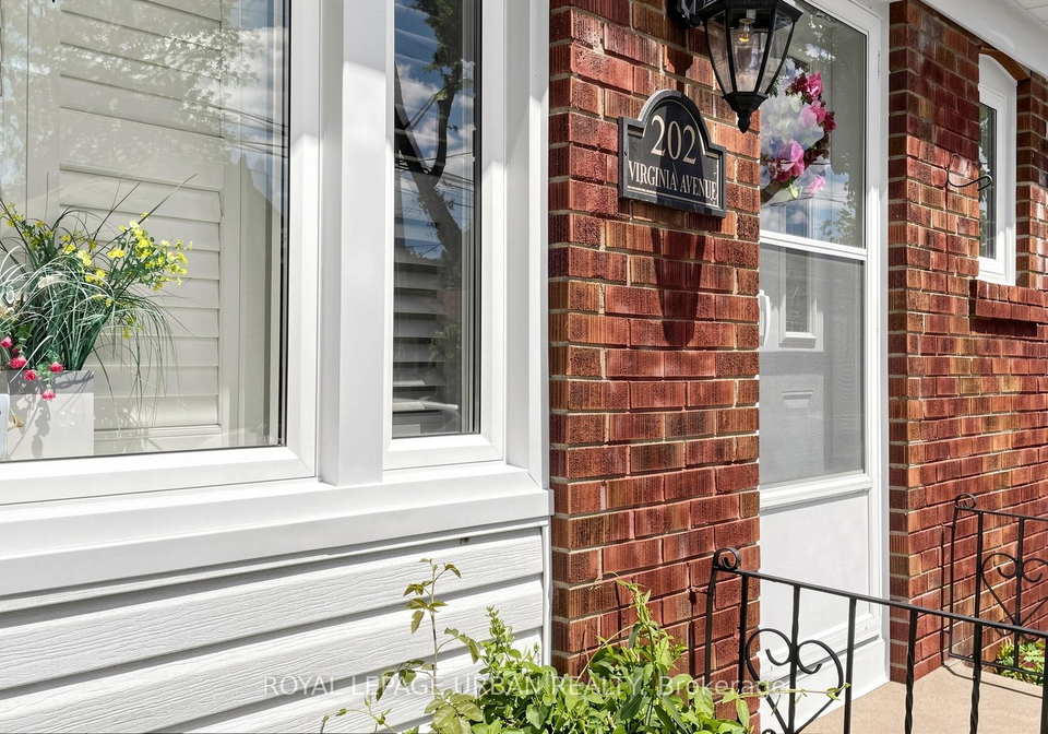 202-virginia-avenue-east-york-ontario-e13443992