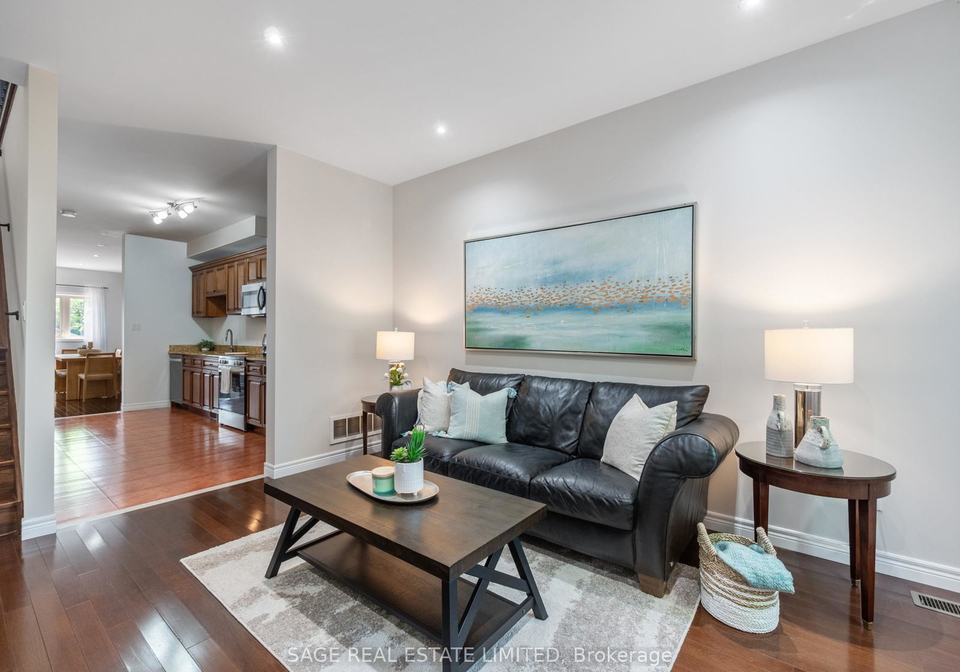251a-chisholm-avenue-east-york-ontario-e13444414