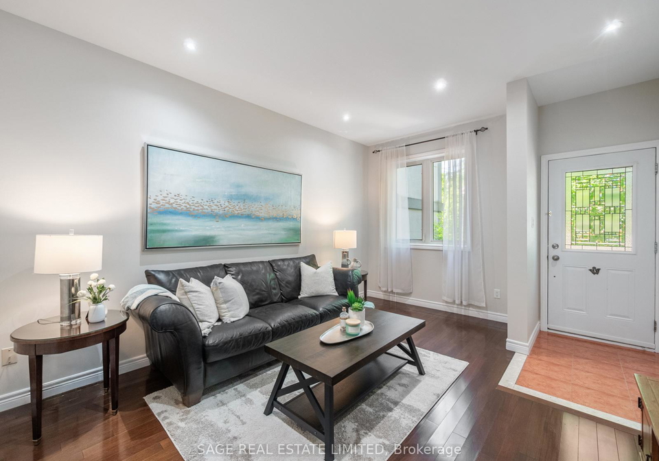 251a-chisholm-avenue-east-york-ontario-e13444414