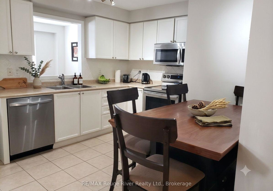 115-kirkland-place-whitby-ontario-e13446632
