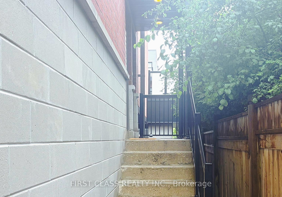 20-echo-point-scarborough-ontario-e13446644