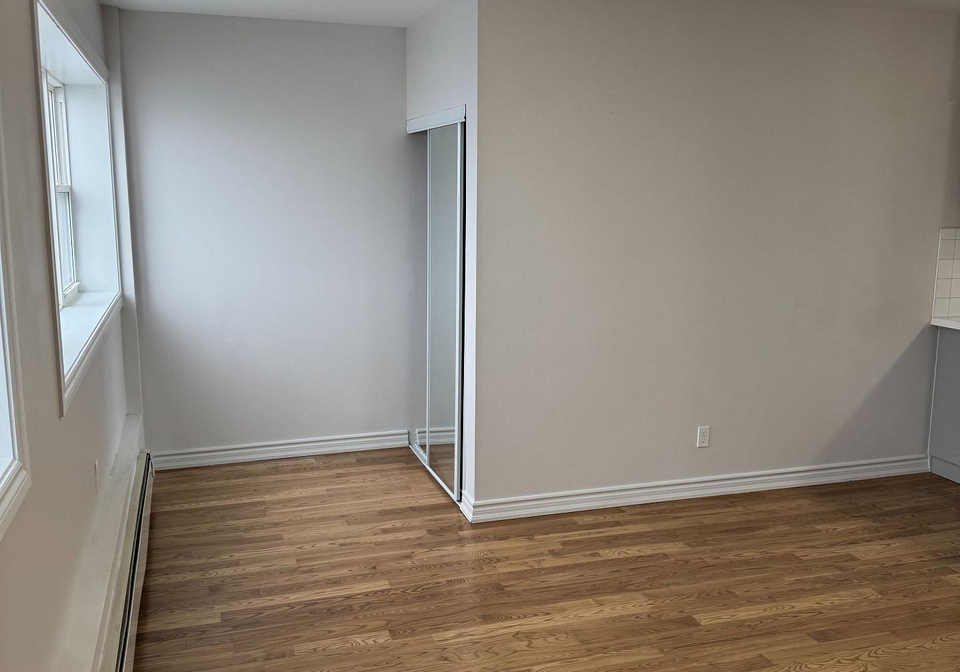 2831-kingston-road-scarborough-ontario-e13448024