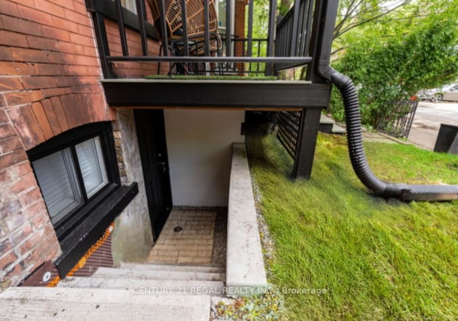 213-boulton-avenue-toronto-ontario-e13448196