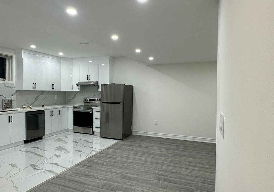 32-slader-heights-street-ajax-ontario-e13448272