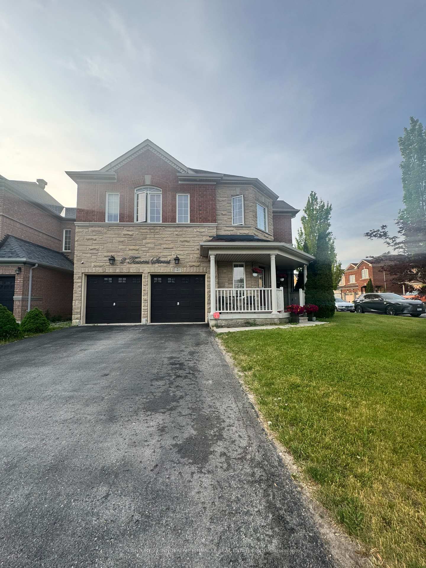 2-towers-street-ajax-ontario-e13448318