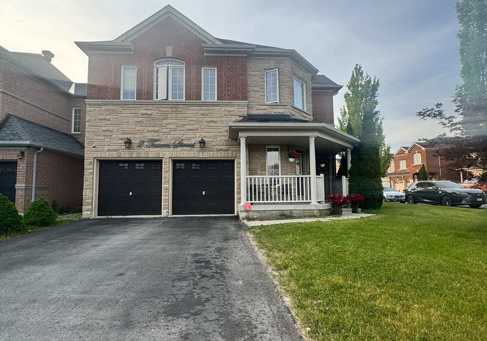 2-towers-street-ajax-ontario-e13448318