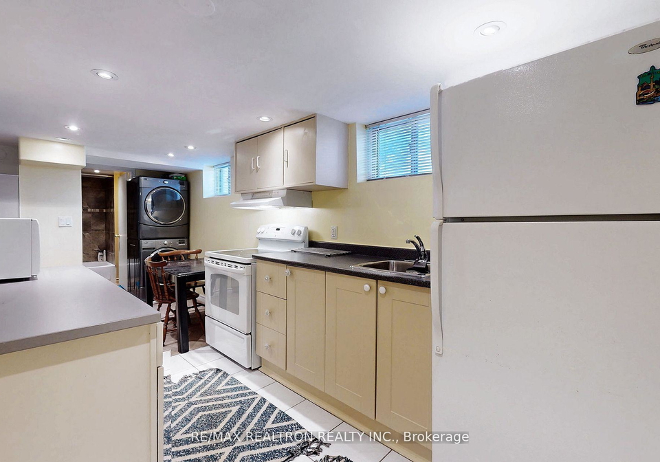 84-santamonica-boulevard-scarborough-ontario-e13448448