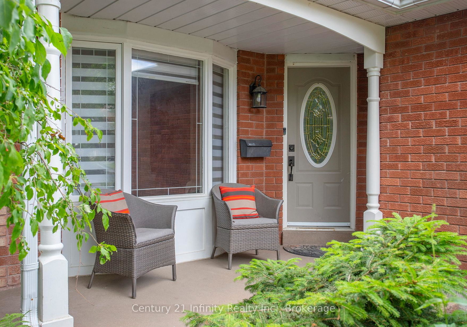 1144-thimbleberry-circle-oshawa-ontario-e13448594