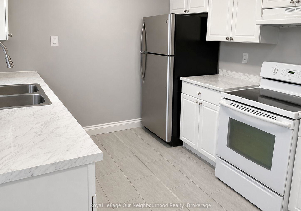 396-fleetwood-drive-oshawa-ontario-e13448730