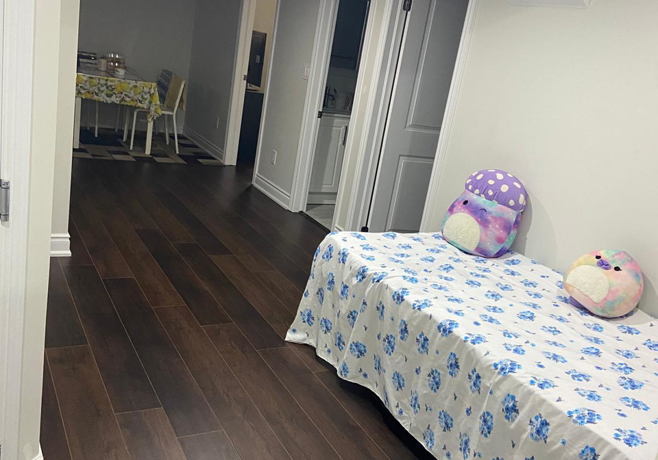 4-priory-drive-whitby-ontario-e13448828