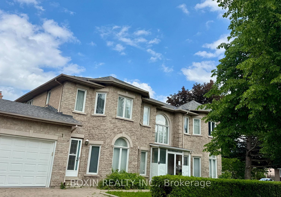 1-adirondack-gate-scarborough-ontario-e13448970