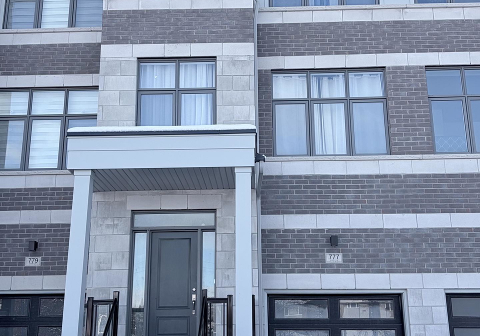 777-chinook-path-oshawa-ontario-e13449074