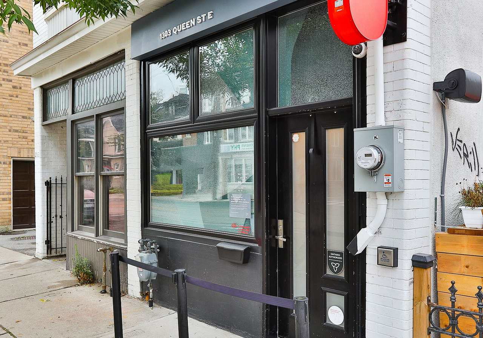 1303-queen-street-e-toronto-ontario-e13449580