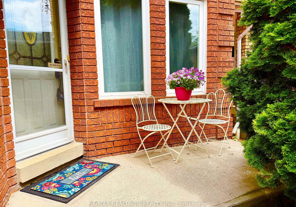67-sable-crescent-whitby-ontario-e13454362