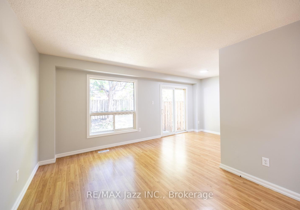10-bassett-boulevard-whitby-ontario-e13455768