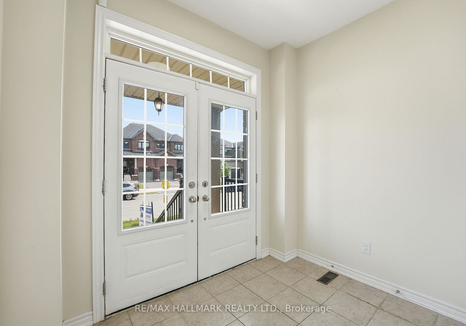 20-bertram-gate-whitby-ontario-e13457982