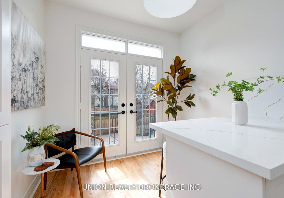 59d-woodbine-avenue-toronto-ontario-e13458306