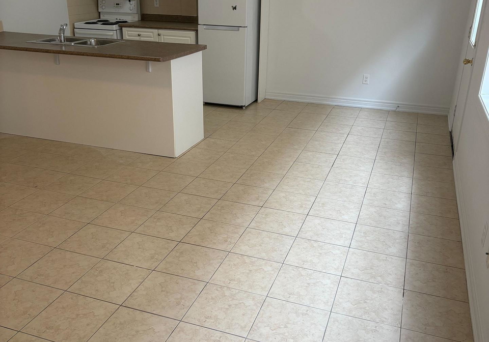 1898-danforth-avenue-east-york-ontario-e13458506