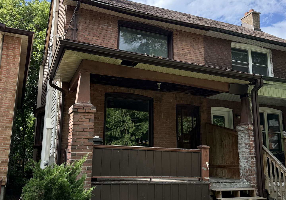 18-aldergrove-avenue-toronto-ontario-e13459008
