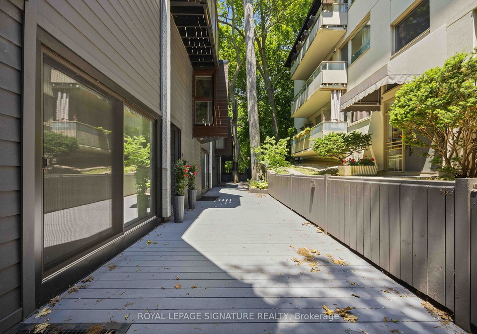 2366-queen-street-e-toronto-ontario-e13459230