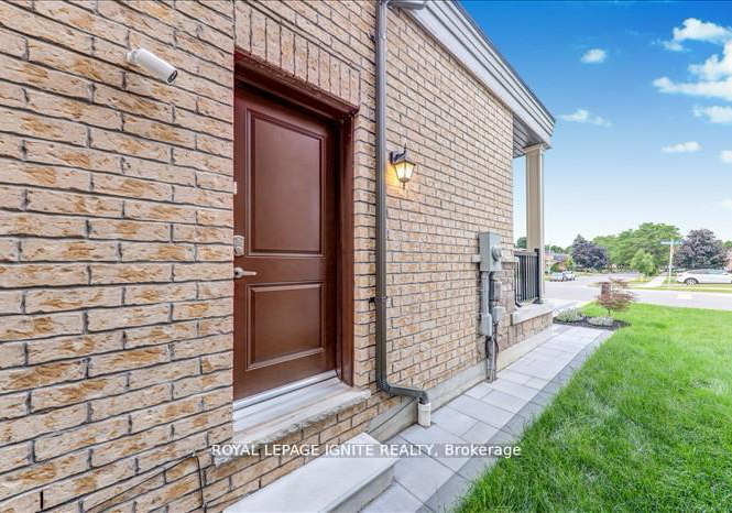 103-bremner-street-whitby-ontario-e13459372