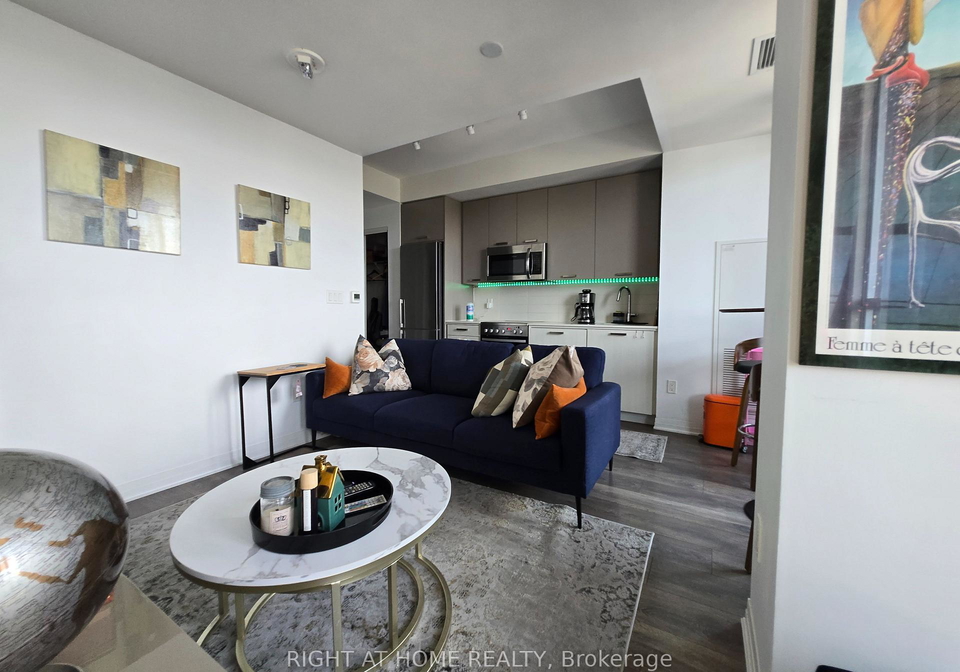 2301-danforth-avenue-e-toronto-ontario-e13460122