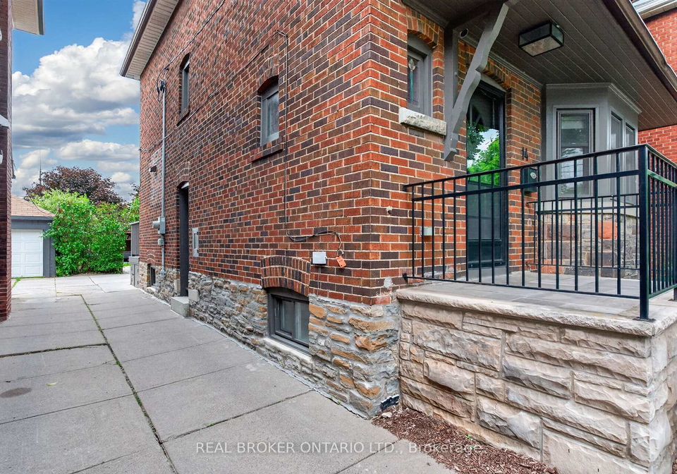14-mortimer-avenue-east-york-ontario-e13460246