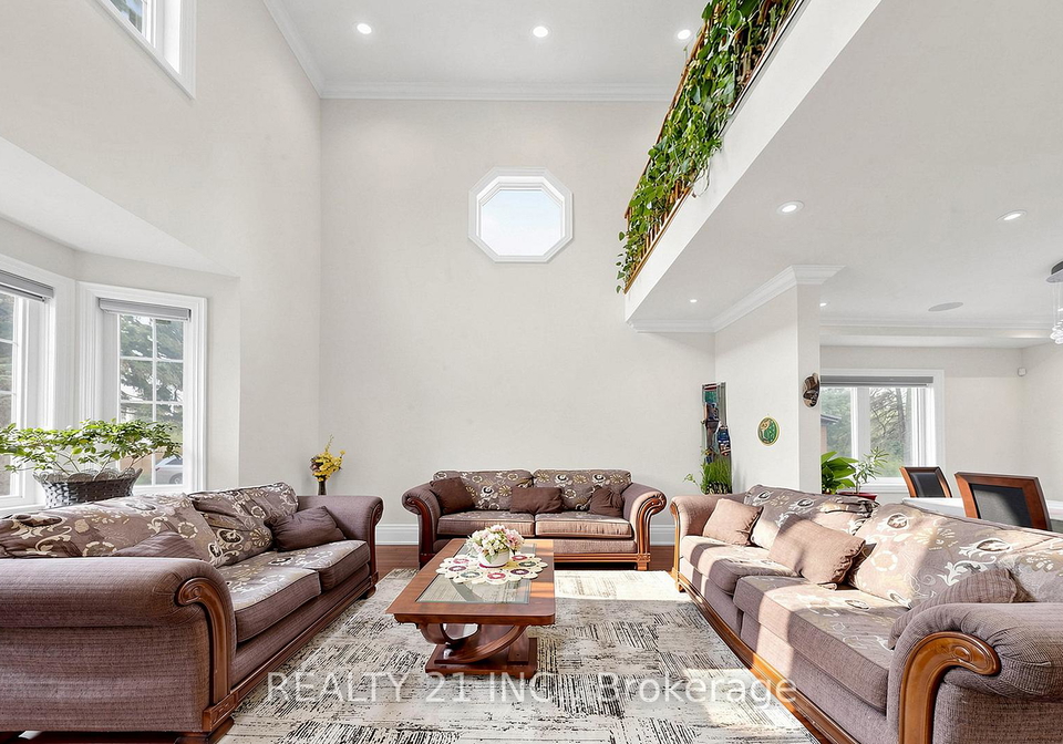 3-stinson-circle-east-york-ontario-e13461360