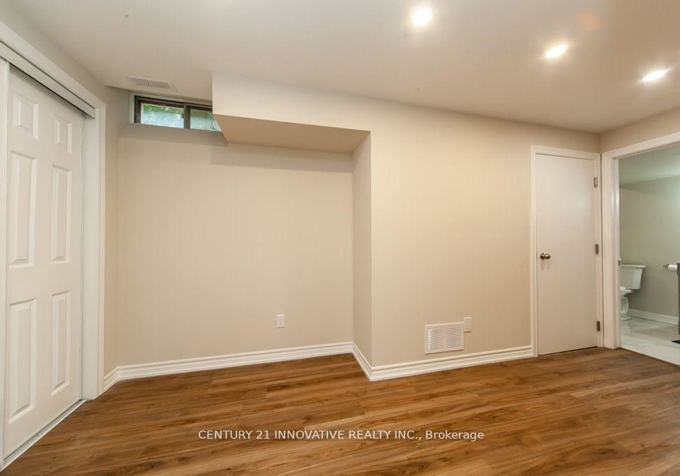 16-long-drive-whitby-ontario-e13461614