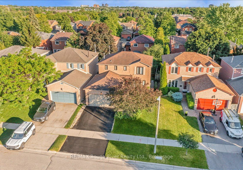 5-gurr-crescent-ajax-ontario-e13462148
