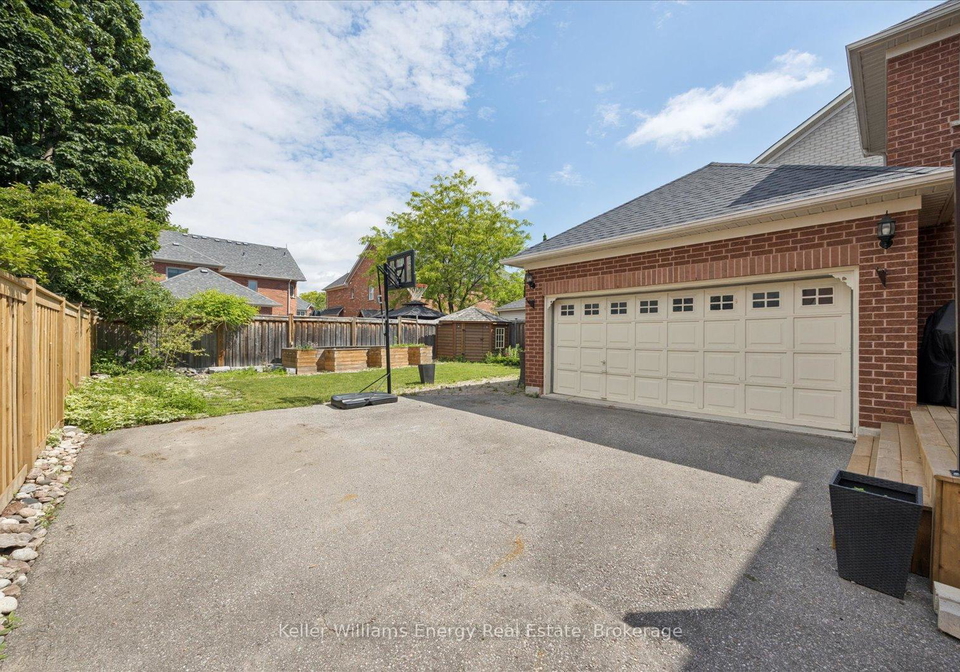 63-mcbeth-place-whitby-ontario-e13462282