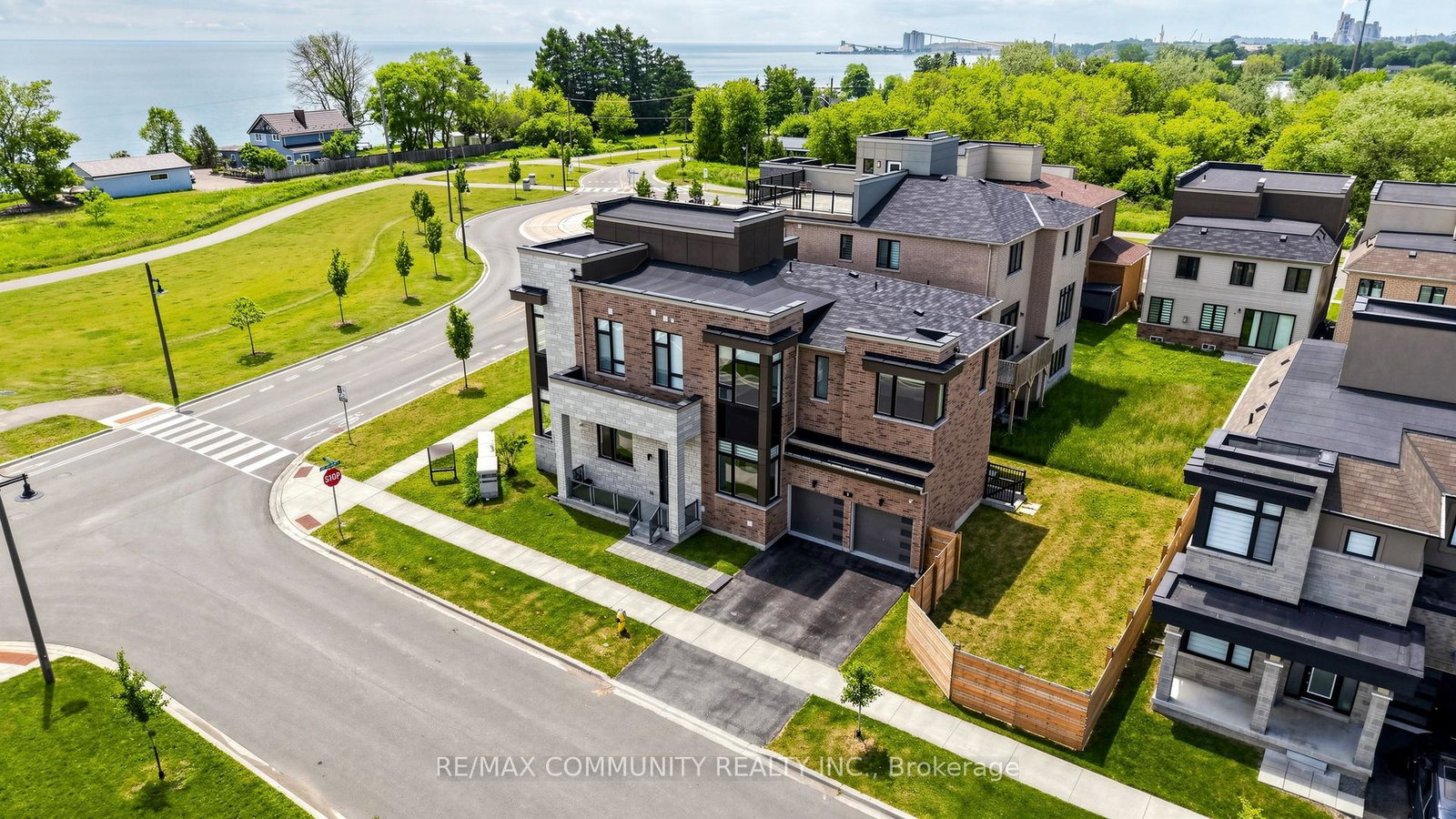 2-cryderman-lane-clarington-ontario-e13462636