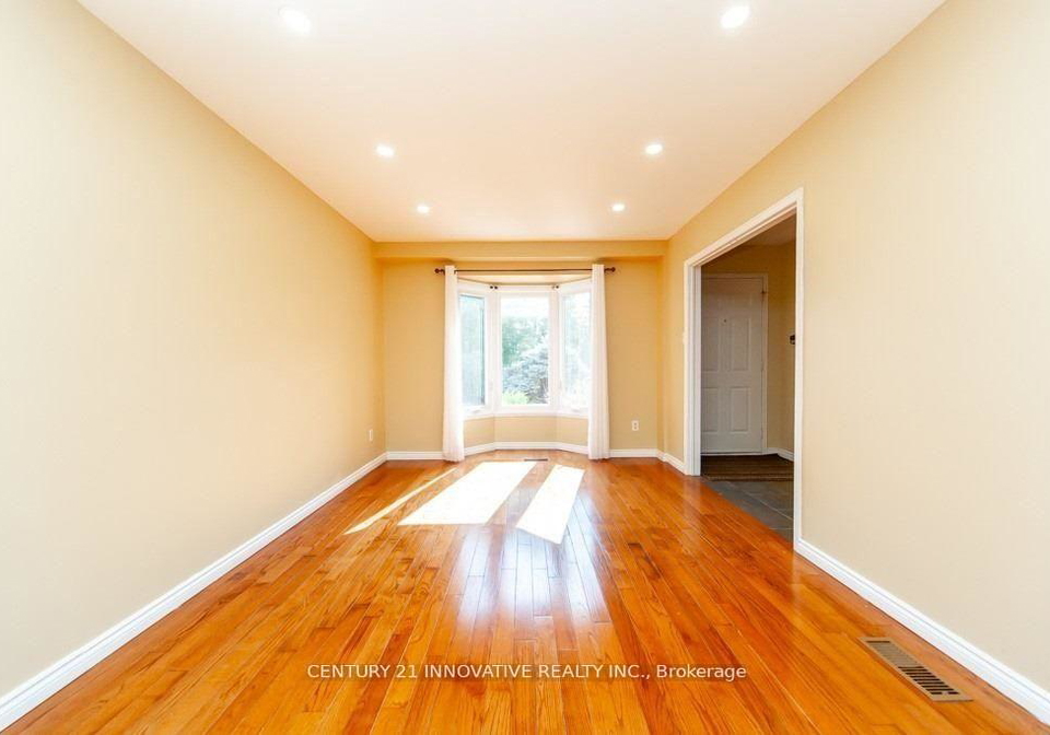 16-long-drive-whitby-ontario-e13463000