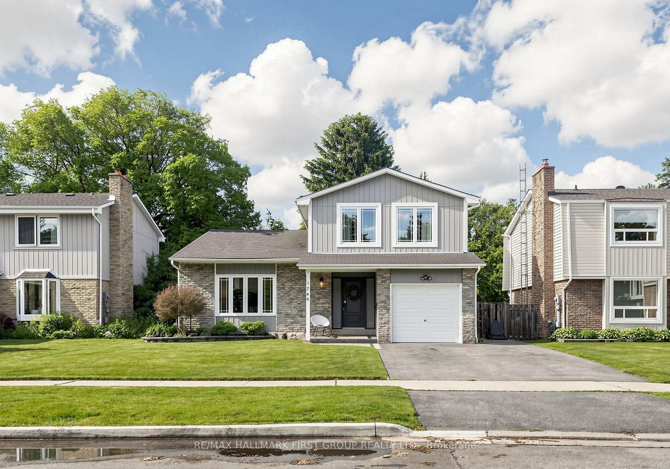 1746-bronte-square-pickering-ontario-e13463084