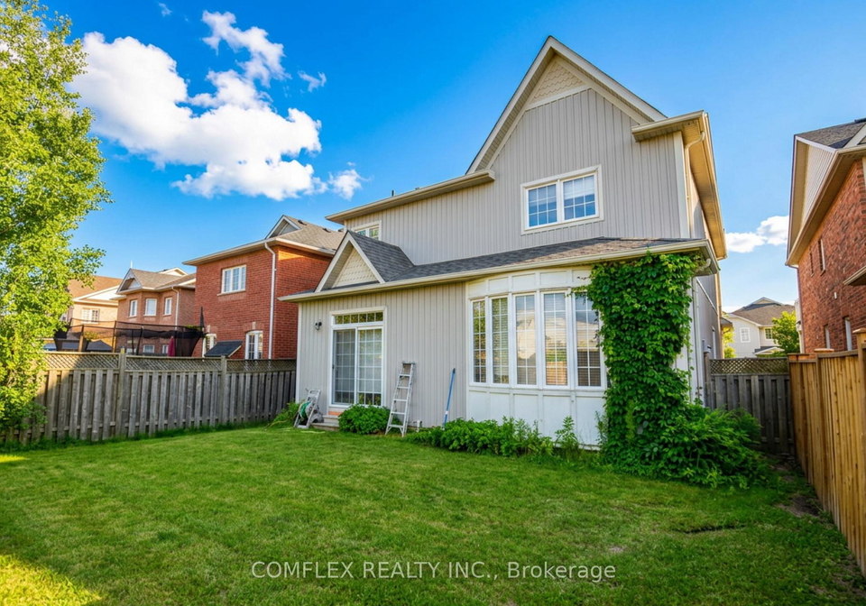 19-kinross-avenue-whitby-ontario-e13464048