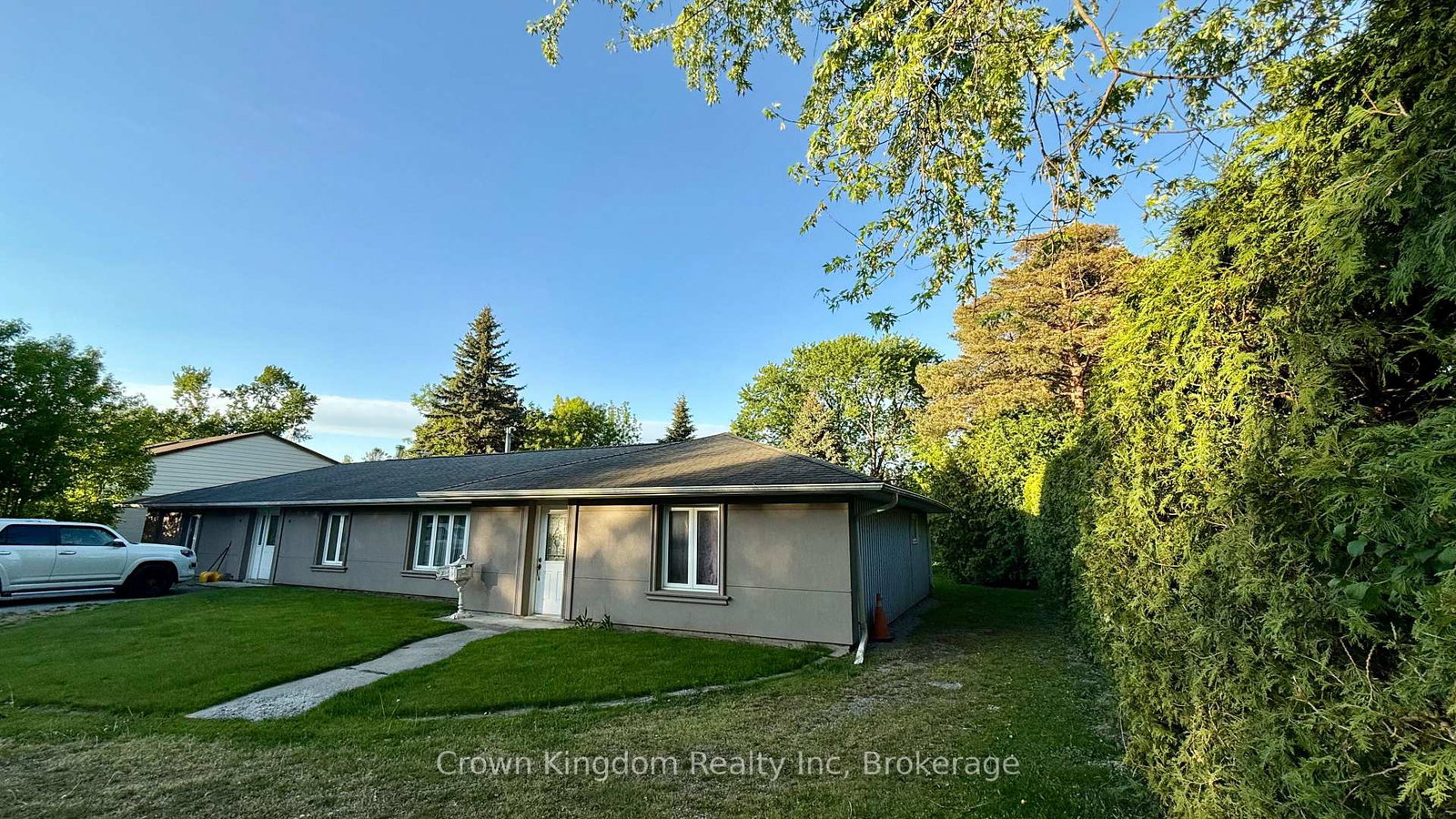1967-southview-drive-pickering-ontario-e13464248