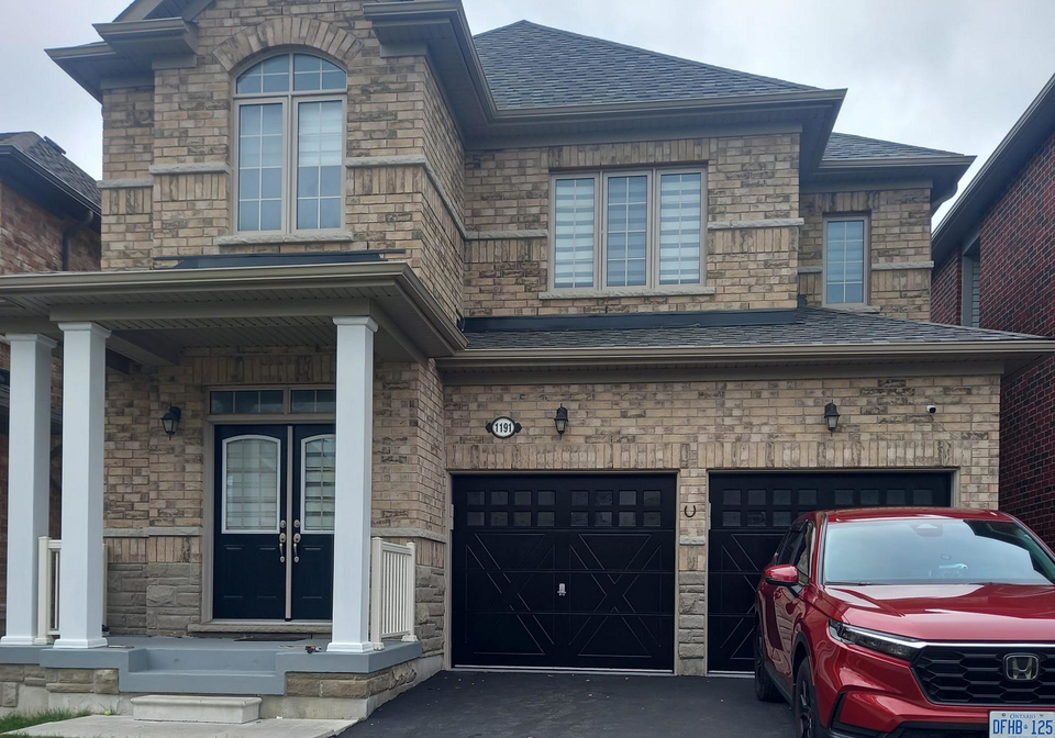 1191-enchanted-crescent-pickering-ontario-e13464886