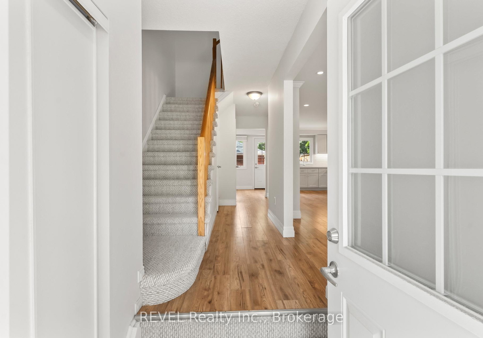 10-bassett-boulevard-whitby-ontario-e13465782