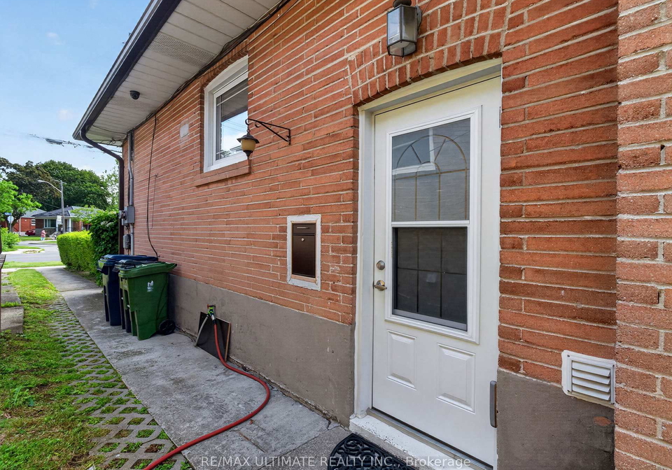 20-wye-valley-road-scarborough-ontario-e13466544