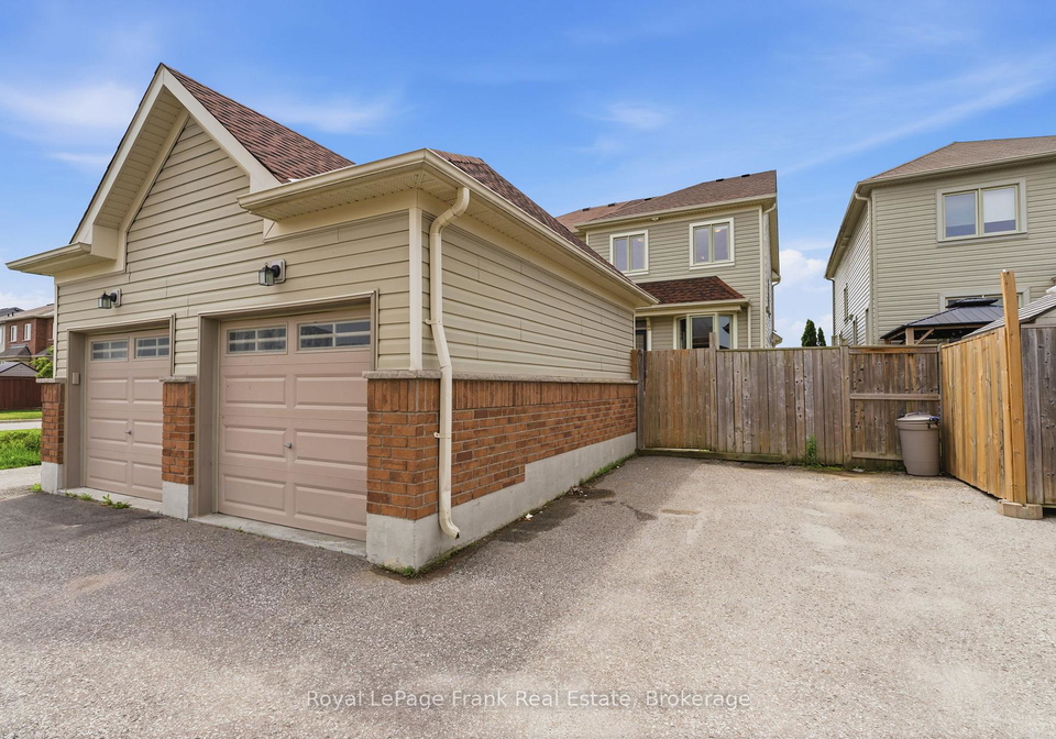 264-brookhill-boulevard-clarington-ontario-e13466772