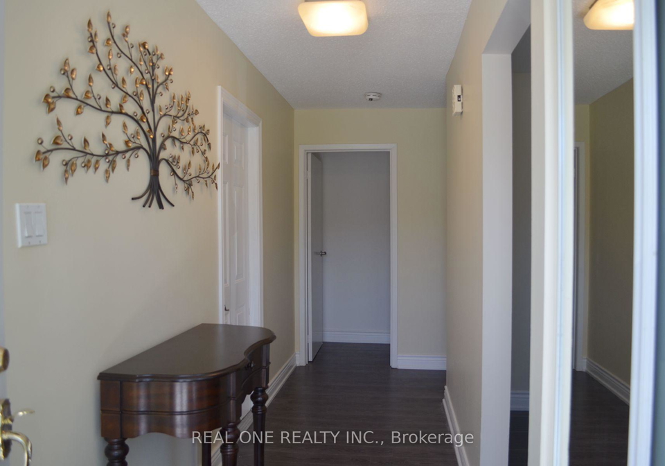 24-sunburst-square-scarborough-ontario-e13466970