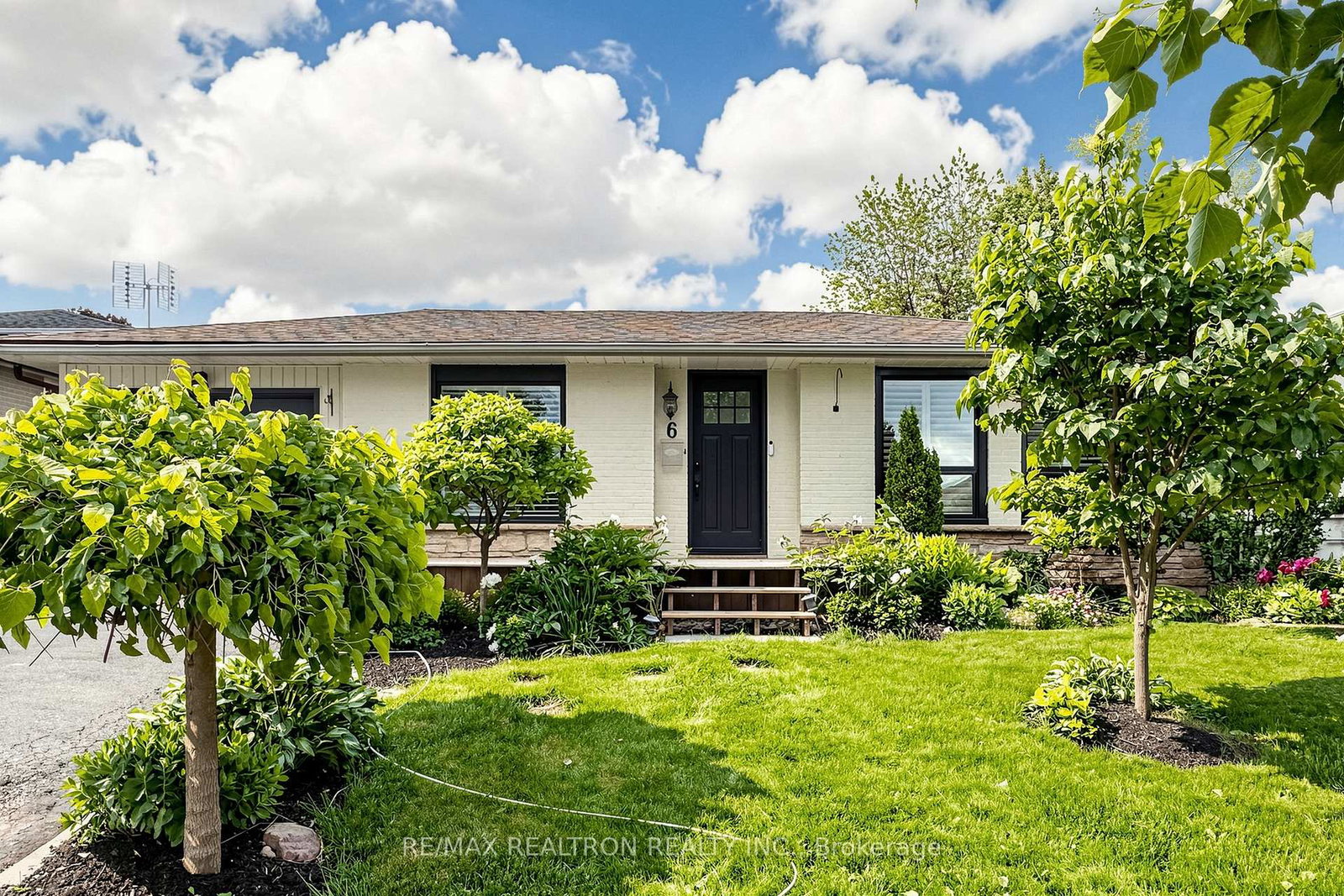 6-dorling-avenue-ajax-ontario-e13467302