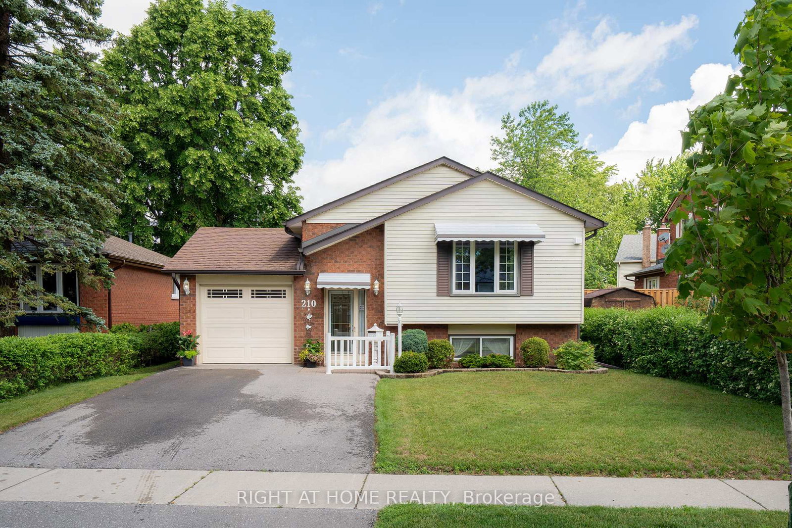 210-seneca-avenue-n-oshawa-ontario-e13467364