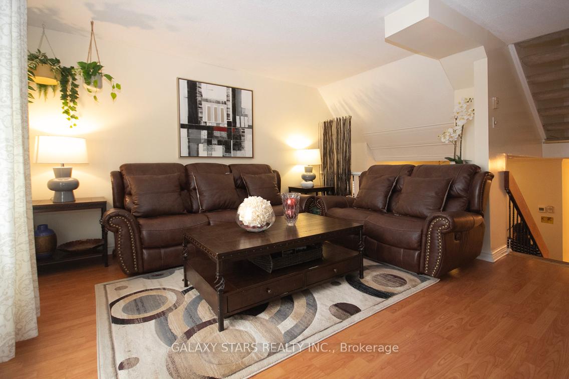 10-rodda-boulevard-scarborough-ontario-e13468294