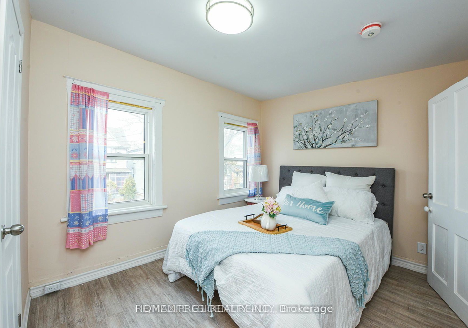 23-myrtle-avenue-toronto-ontario-e13469098