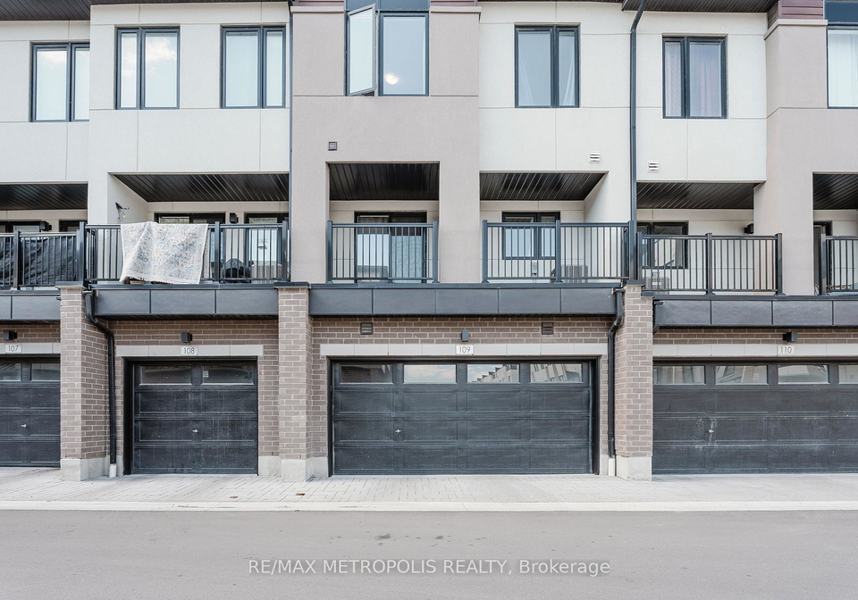 1695-dersan-street-pickering-ontario-e13469804